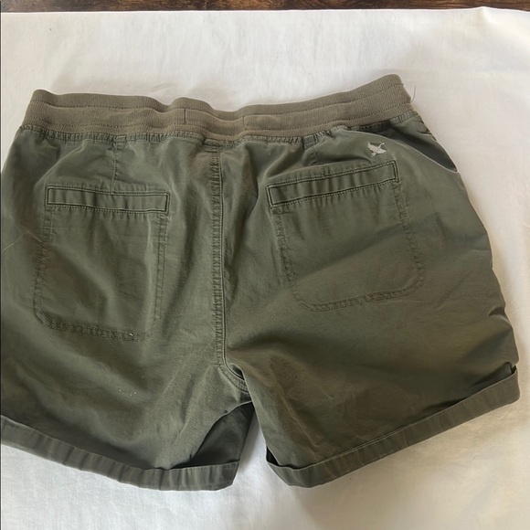 Eddie Bauer Green Cargo Shorts Utilitarian Design - Picture 8 of 9